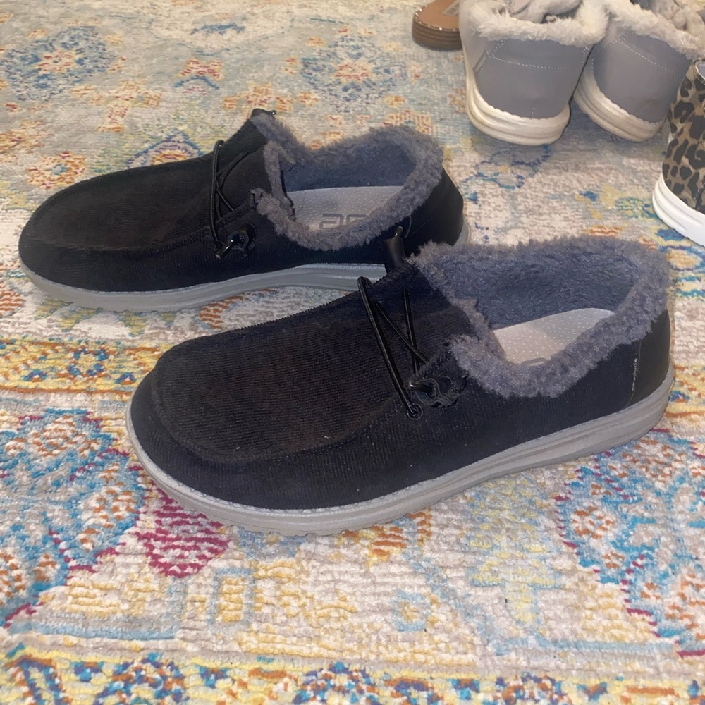 Like new Suede Fur Hey Dudes